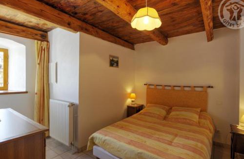 Burdignes House | Gîte Authentique 16e Siècle avec Cheminée Près de Burdignes - FR-1-496-101