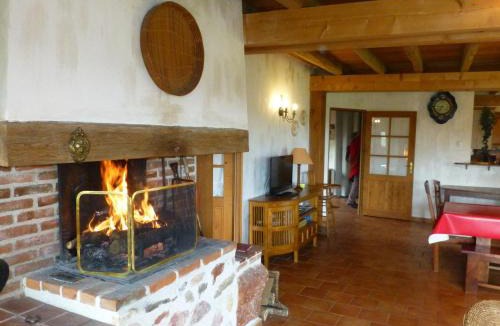 Audes House | Gîte Authentique avec Confort Moderne, Cheminée, Jardin, Jeux pour Enfants, à 13km de Montluçon - FR-1-489-119
