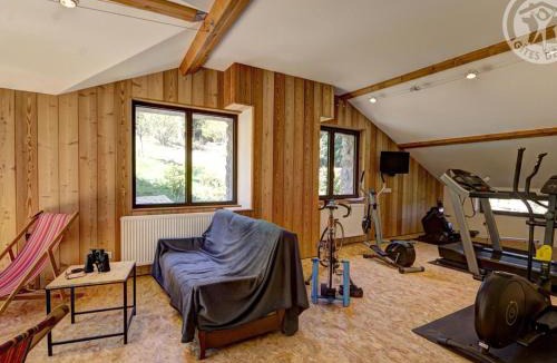 La Versanne House | Gîte authentique avec cheminée, animaux admis et WiFi en bordure de forêt - FR-1-496-127