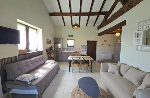 Sainte-Sabine-Born House | Gîte Authentique Calme avec Piscine et Jardin Privé - FR-1-616-474