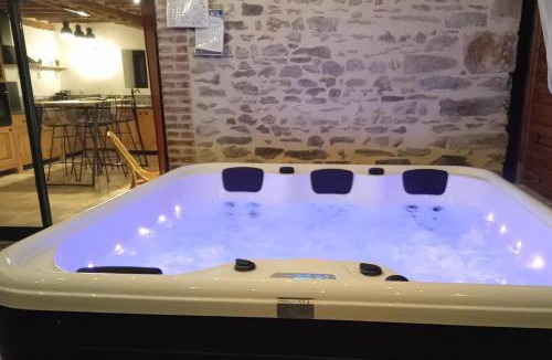 Le Bouillon House | Gîte avec jacuzzi privatif et piscine privative - Haras Le Val Du Conte