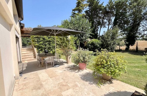 Caderousse House | Gîte BB Chic du Domaine de la Franquette - Piscine Chauffée & SPA