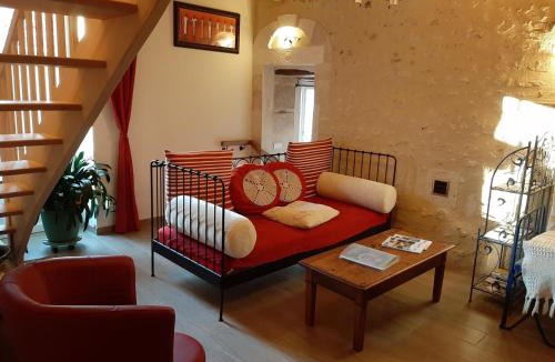 Chalais House | Gîte charentais avec cour privative, baby-équipement, télétravail, vélos, BBQ, animaux acceptés - FR-1-653-170