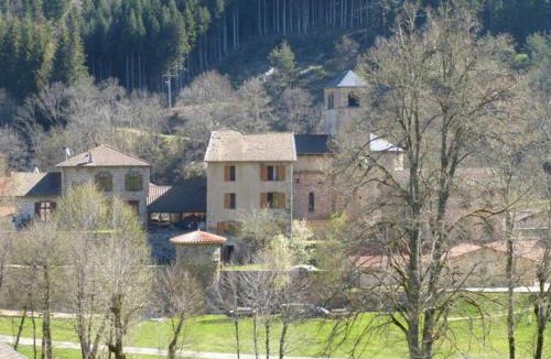 Saint-Vert House | Gîte charmant 5 pers. à Saint-Vert: nature, calme, proche rivières et sites touristiques - FR-1-582-223