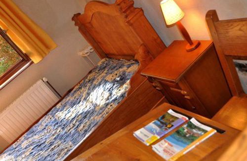 Maringes House | Gîte charmant avec cheminée et jardin clos près de Chazelles-sur-Lyon - FR-1-496-30