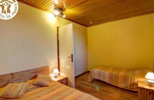 Saint-Chamond House | Gîte charmant avec WIFI et terrasse, à 15 min de Saint-Étienne - FR-1-496-41