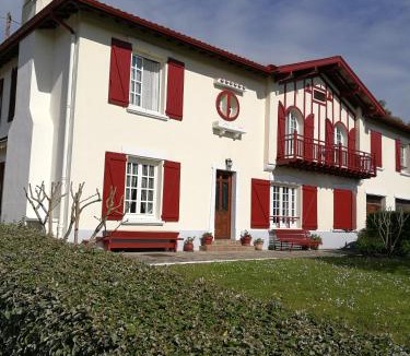 Hasparren Apartment | Gîte classé 4 étoiles Mulhoa