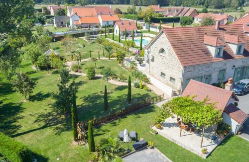 Hauterive House | Gîte confortable avec piscine partagée à Hauterives - FR-1-489-203