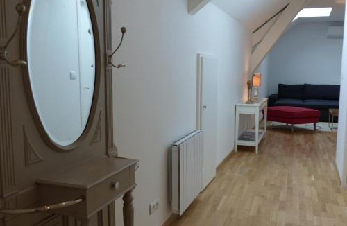 Hauterive House | Gîte confortable avec piscine partagée à Hauterives - FR-1-489-203