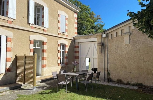Saint-Romain-de-Benet Cottage | Gîte de caractère en pleine nature
