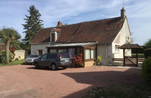 Saint-Hippolyte House | Gîte de Campagne au Calme Piscine Chauffée Privée, Châteaux de la Loire, Beauval