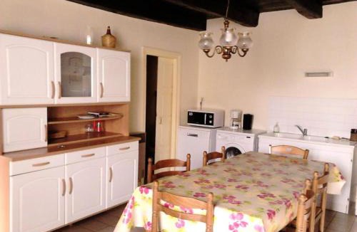 Couffy-sur-Sarsonne Apartment | Gîte de France Gite du bourg 2 épis - Gîte de France 7 personnes MAE-9124