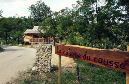 Lissac-sur-Couze Apartment | Gîte de France La cabane du causse 1 étoile - Gîte de France 2 personnes MAE-6394