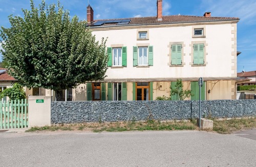 Dompierre-les-Ormes House | Gîte de Larboretum Avec Bain à Remous et Sauna