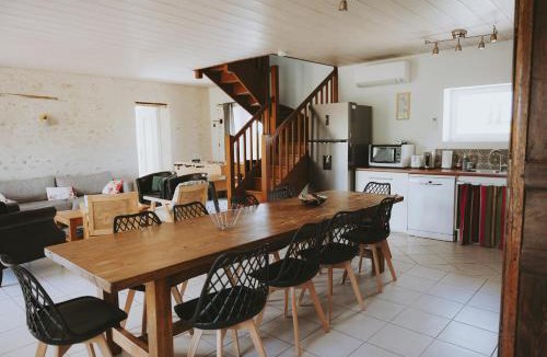 Courbouzon House | Gîte de Masne