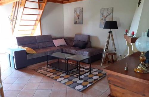 Saint-Clement-de-Regnat House | Gîte des Billaudes