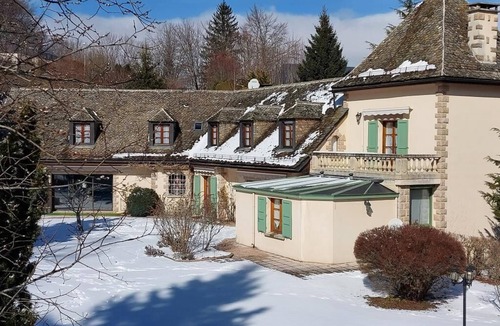 La Bourboule House | Gîte Exceptionnel Piscine Intérieure et Jacuzzi, Fitness, Billard, Pétanque !