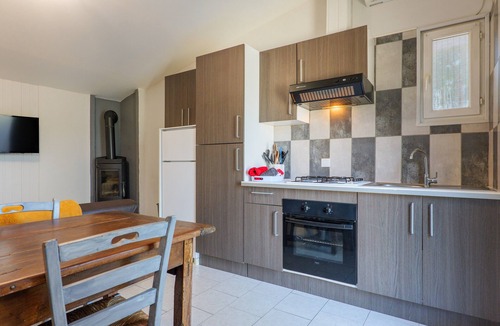 Joyeuse House | Gîte Figuier – Village de Gîtes with Pools, Tennis & Family Amenities