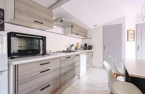 Courcon House | Gîte Le Romarin: Shared Pool, Communal Terrace & Wi-Fi in Courçon