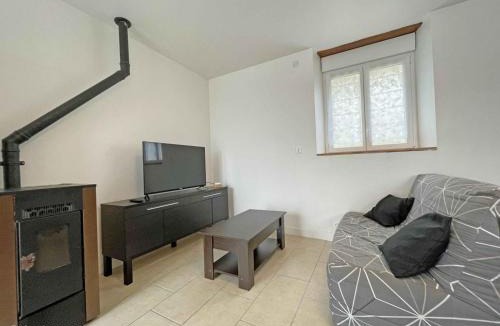 Saint-Pierre-du-Regard House | Gîte lumineux rénové avec animaux acceptés, parking et WIFI en Suisse Normande - FR-1-497-223