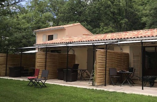 Cereste Apartment | Gîte Nature en Luberon - LE Patio1