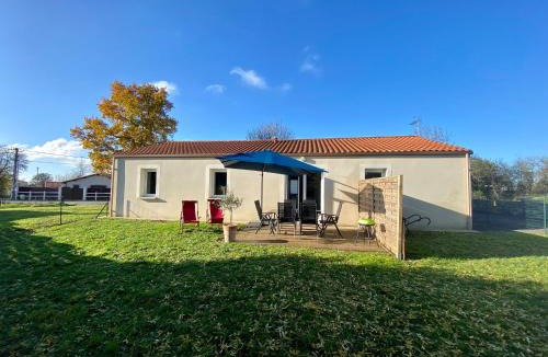 Clisson House | Gîte rénové au cœur du Vignoble Nantais, proche Hellfest, terrasse, jardin clos, parking, vélos à dispo - FR-1-306-1230