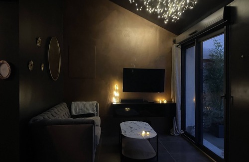 Sandrancourt House | Gîte Romantique Avec SPA et Accessoires Coquins