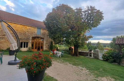 Cherveix-Cubas House | Gîte rustique avec piscine privée et Wifi - FR-1-616-70
