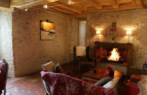 Chammes House | Gîte Sainte-Suzanne-et-Chammes, 3 pièces, 4 personnes - FR-1-600-179