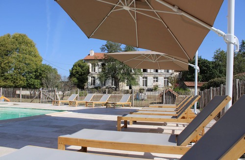 Servanches House | Gîtes au Château de Servanches, Dordogne, 20 Personnes, Piscine & Nature