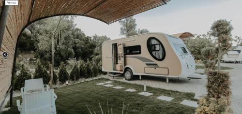 Karaburun Hotel | Güneş' te Karavan Otel