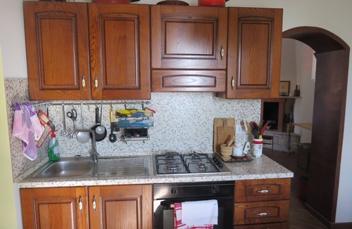 Rocca di Cave Apartment | G-House - Three Bedroom Apartment, Sleeps 5
