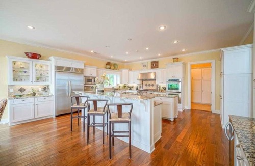 Quitman House | G & P Properties boasts a spacious 5-bedroom house in peaceful Greers Ferry