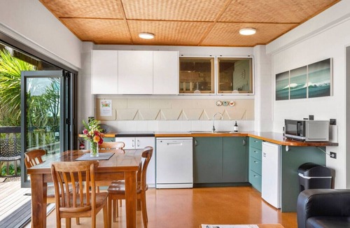 Raglan Apartment | G SPOT lower level WITH SPA