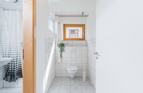 Oschelbronn Apartment | G01 schöne Souterrainwohnung - Self Check-In ideal für Teams und Monteure