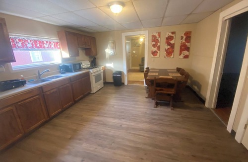 Syracuse House | (G1) 3 bdrm near Syracuse University and Destiny Mall!