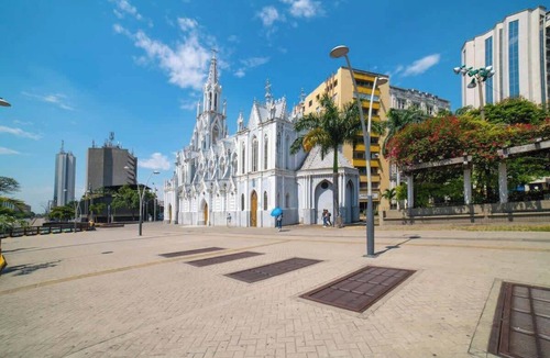 Cali Apartment | G203 - Awesome Studio | Fast WiFi | Near Granada