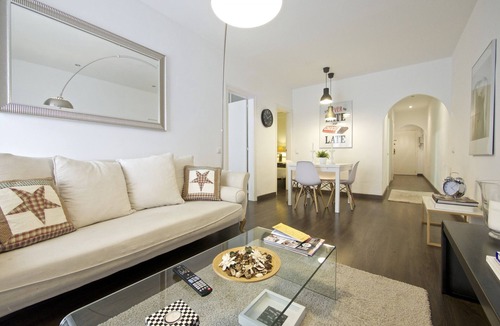Les Corts Apartment | G54