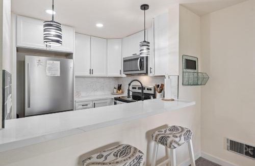 Townsite Apartment | G6 - Answered Prayers Cottage