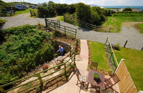 Cylch-Y-Garn House | Gadlys Farmhouse Church Bay Anglesey sleeps 6 Sea Views