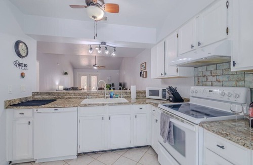 Gainesville Apartment | Gainesville Cozy Pet friendly Near UF & Downtown