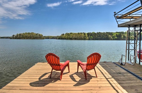 Gainesville House | Gainesville Home w/ Private Dock on Lake Lanier!
