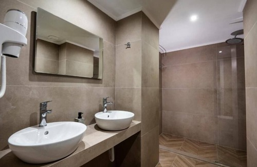 Petrothalassa Hotel | Galaxy Hotel