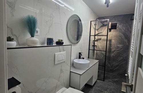 Moinesti Apartment | Galaxy Studio