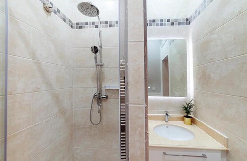 Chaussee-d'Antin Apartment | Galeries LaFayette - 7 bedrooms - lift - aircon
