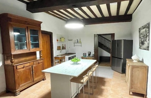 Barcus House | Galhareta - La Maison Rose, 18th century manor house with swimming pool in the Basque Country
