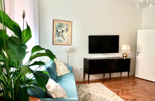 Roiano-Gretta-Barcola-Cologna-Scorcola Apartment | Galileo Galilei Design Apartment by the Park