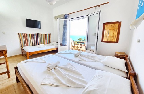 Limnionas Bed & Breakfast | Galini Studios