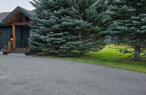 Big Sky House | Gallatin Riverhouse Getaway
