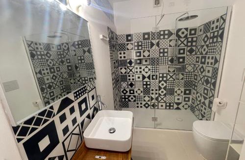 Old Town Apartment | Galleria Massimo Trilocale Frontemare - Agenzia Cocal